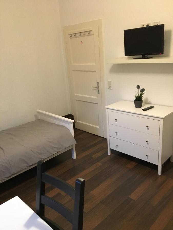 Zum Armen Mann Bed & Breakfast Dusseldorf Ngoại thất bức ảnh