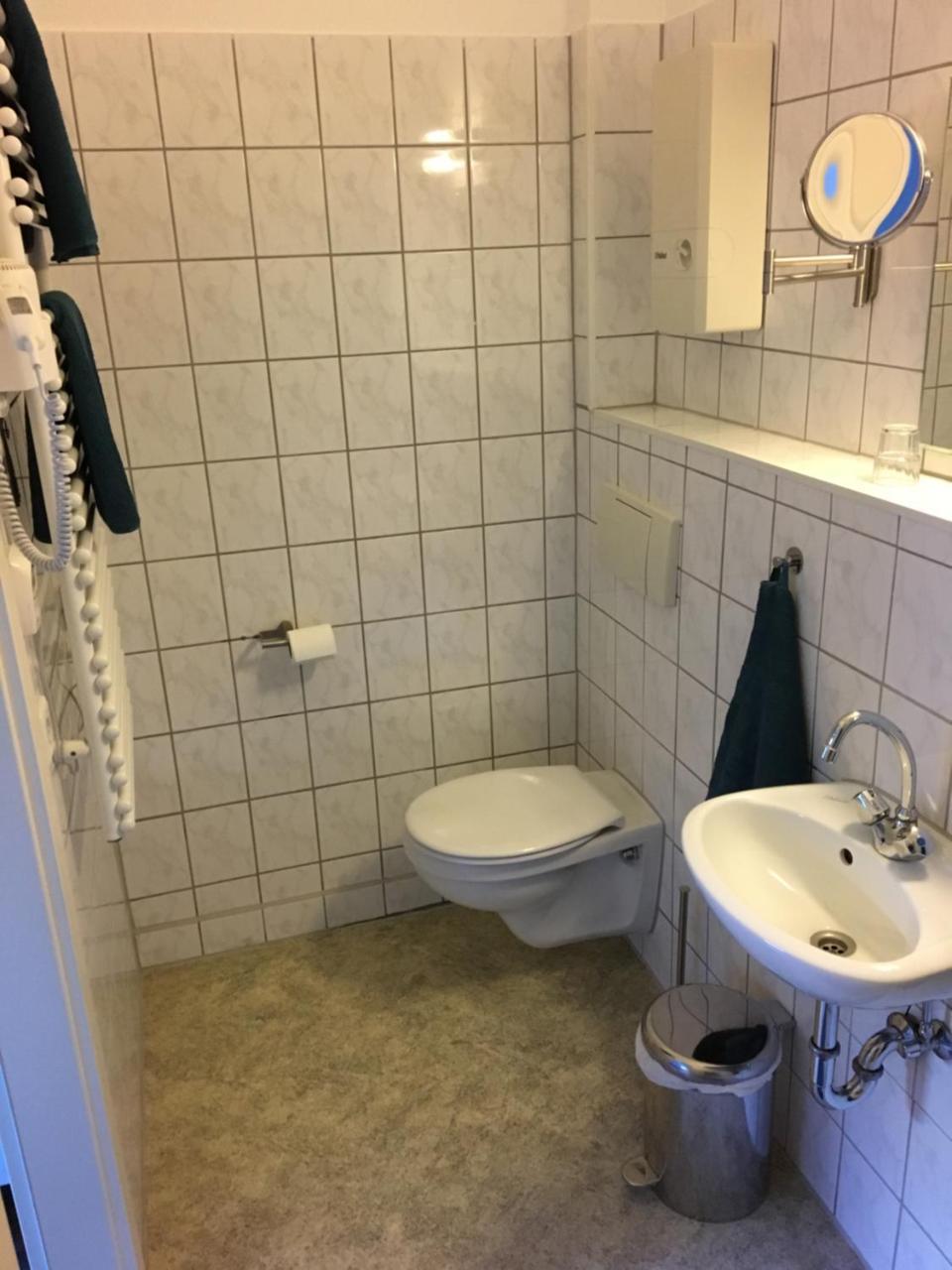 Zum Armen Mann Bed & Breakfast Dusseldorf Ngoại thất bức ảnh